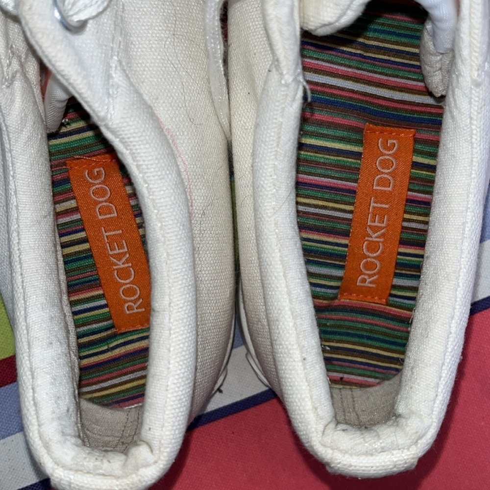WOMEN’S SIZE 11/EURO 42 WHITE CANVAS AND RUBBER ROCKET DOG SHOES (LIKE KEDS) - Picture 4 of 9